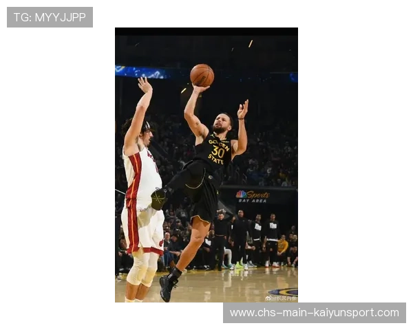 勇士库里在训练赛中尝试超远投篮手感火热迎接截止日